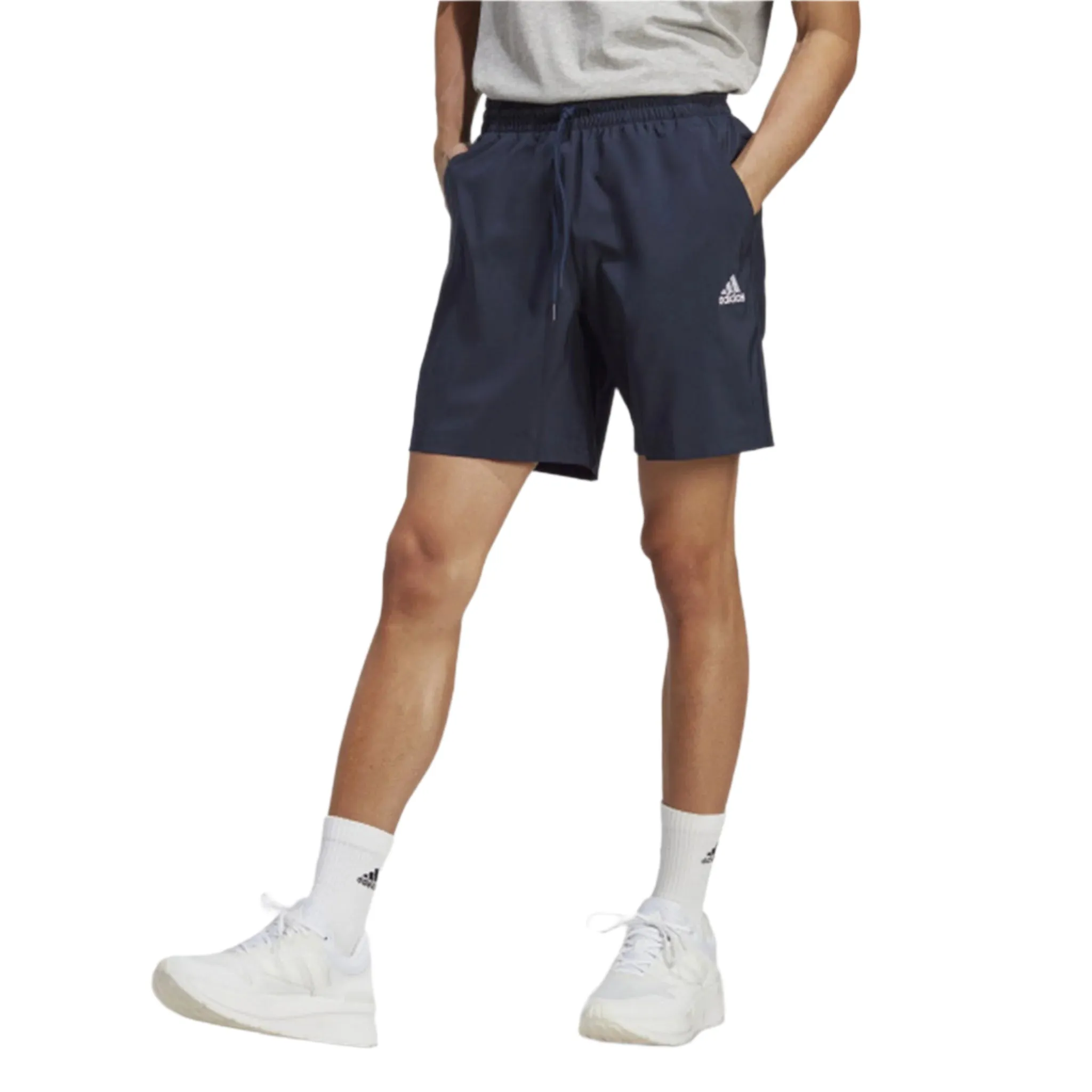 Adidas Essentials Chelsea Shorts mit kleinem Logo