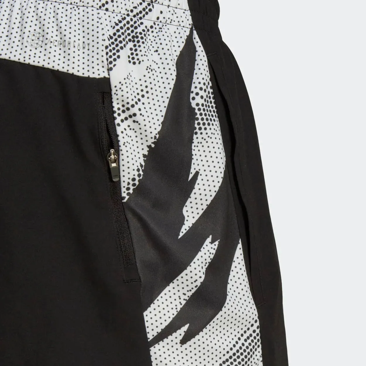 adidas Herren Own The Run Tiger Camo Laufshorts