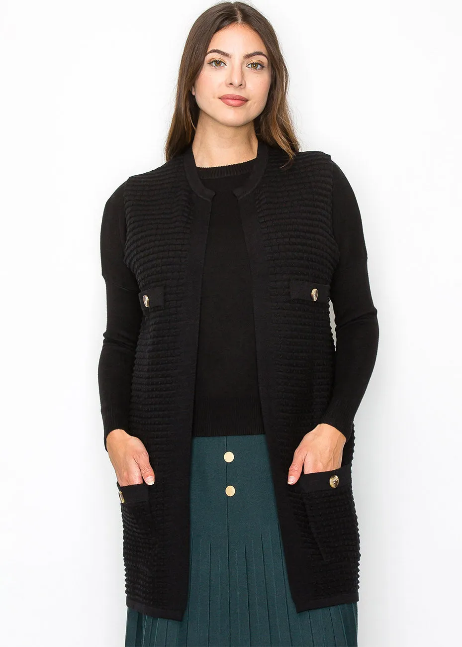Schwarze Strickweste mit Goldknopf-Details