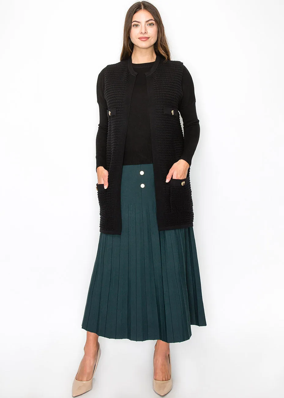 Schwarze Strickweste mit Goldknopf-Details