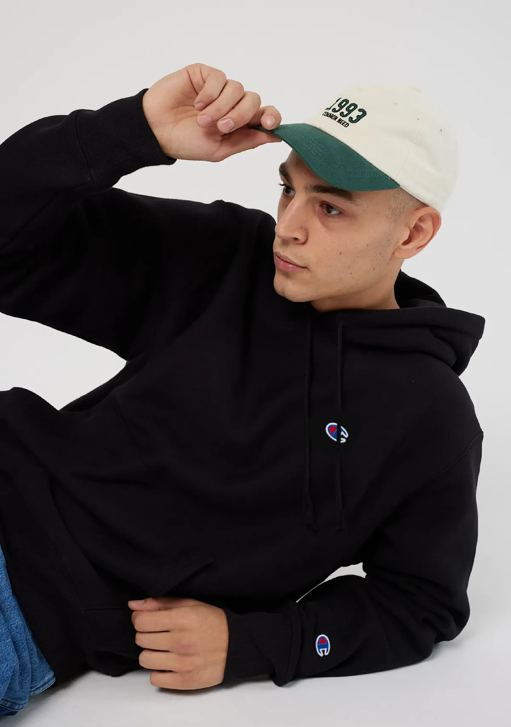 Champion Herren C Logo Hoodie <br> A1589H Schwarz