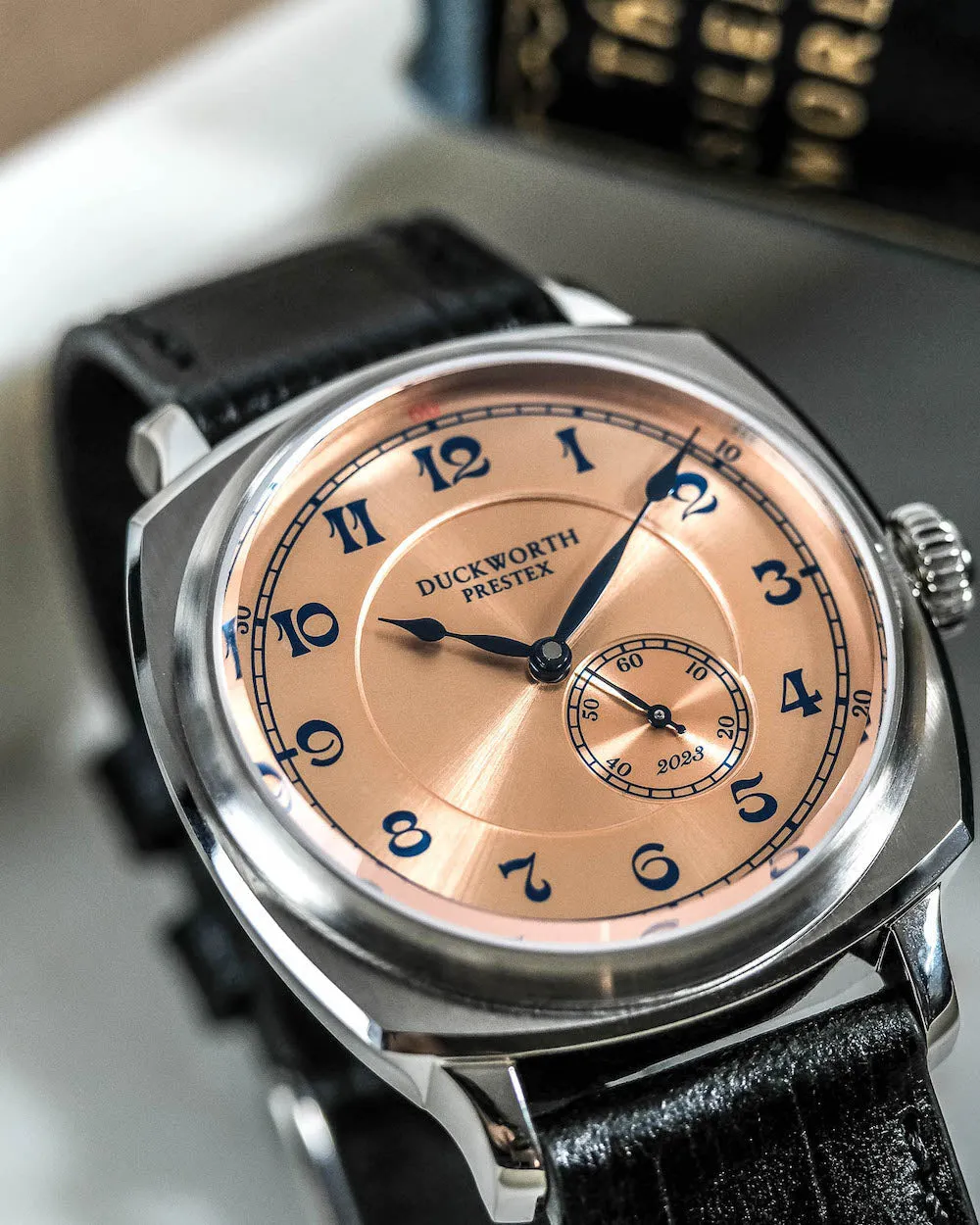 Duckworth Prestex Uhren Duckworth Prestex Coronation 2023 Limited Edition Uhr in Lachsrosa