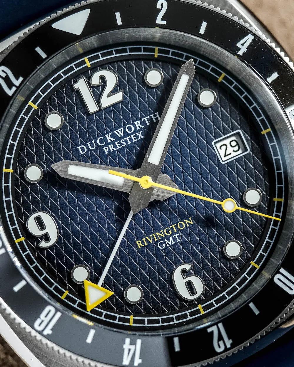 Duckworth Prestex Uhren Duckworth Prestex Rivington GMT Blau Rauchfarbenes Zifferblatt Schwarzes Lederarmband