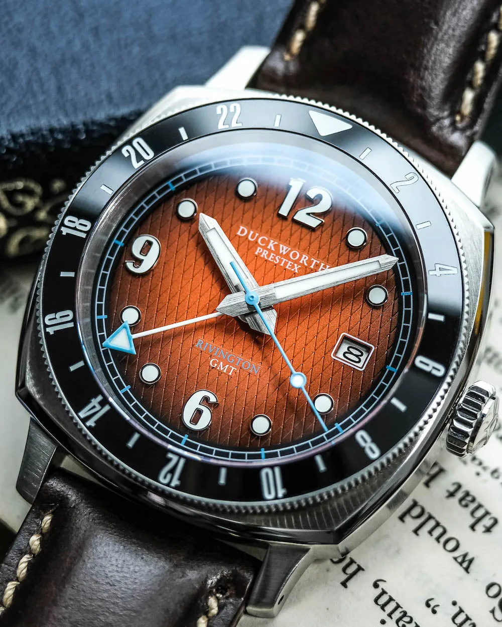 Duckworth Prestex Uhren Duckworth Prestex Rivington GMT Orange Rauchbraun Lederarmbanduhr