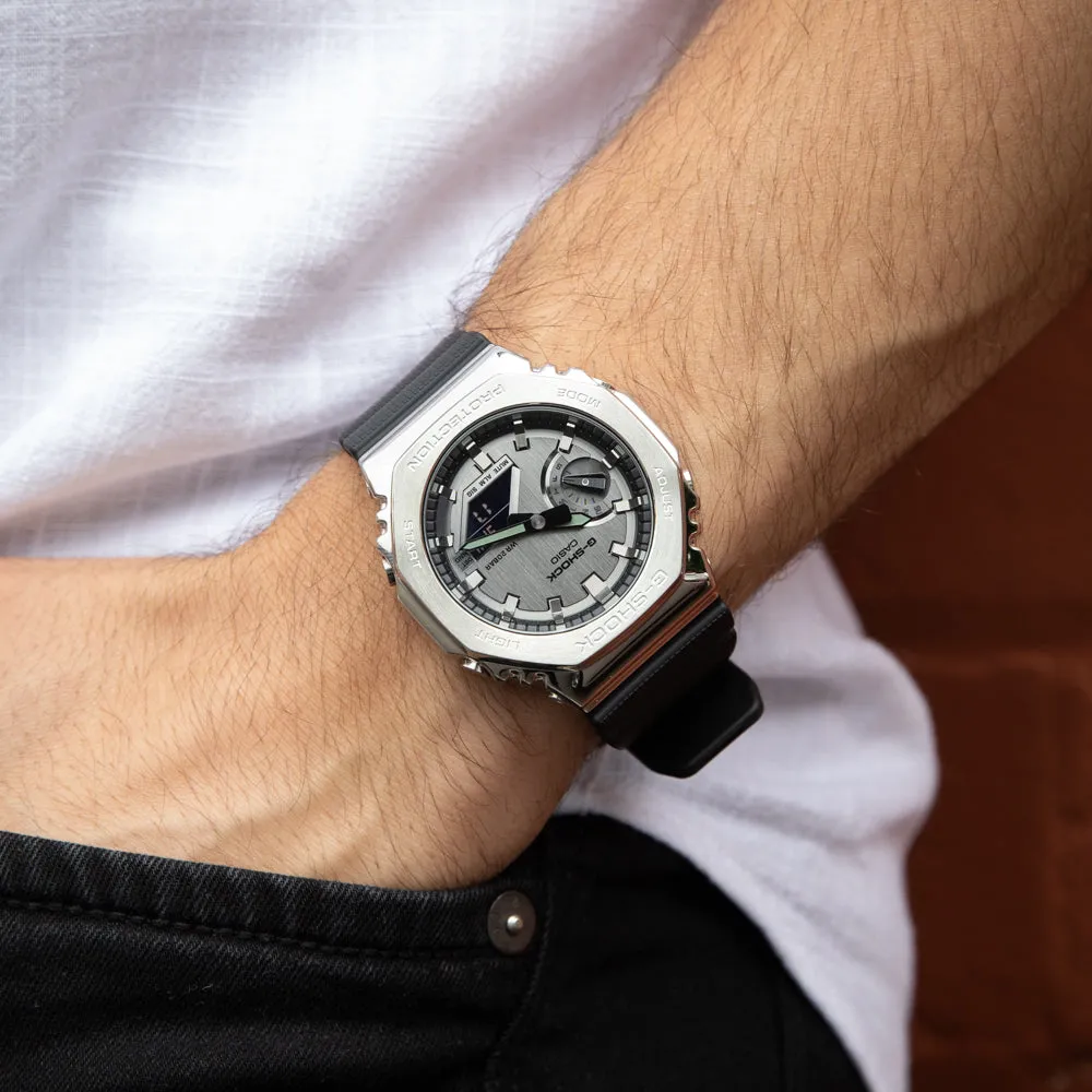 G-Shock Herrenuhren G-Shock GM2100-1A Metallgehäuse Silber 'CasiOak'