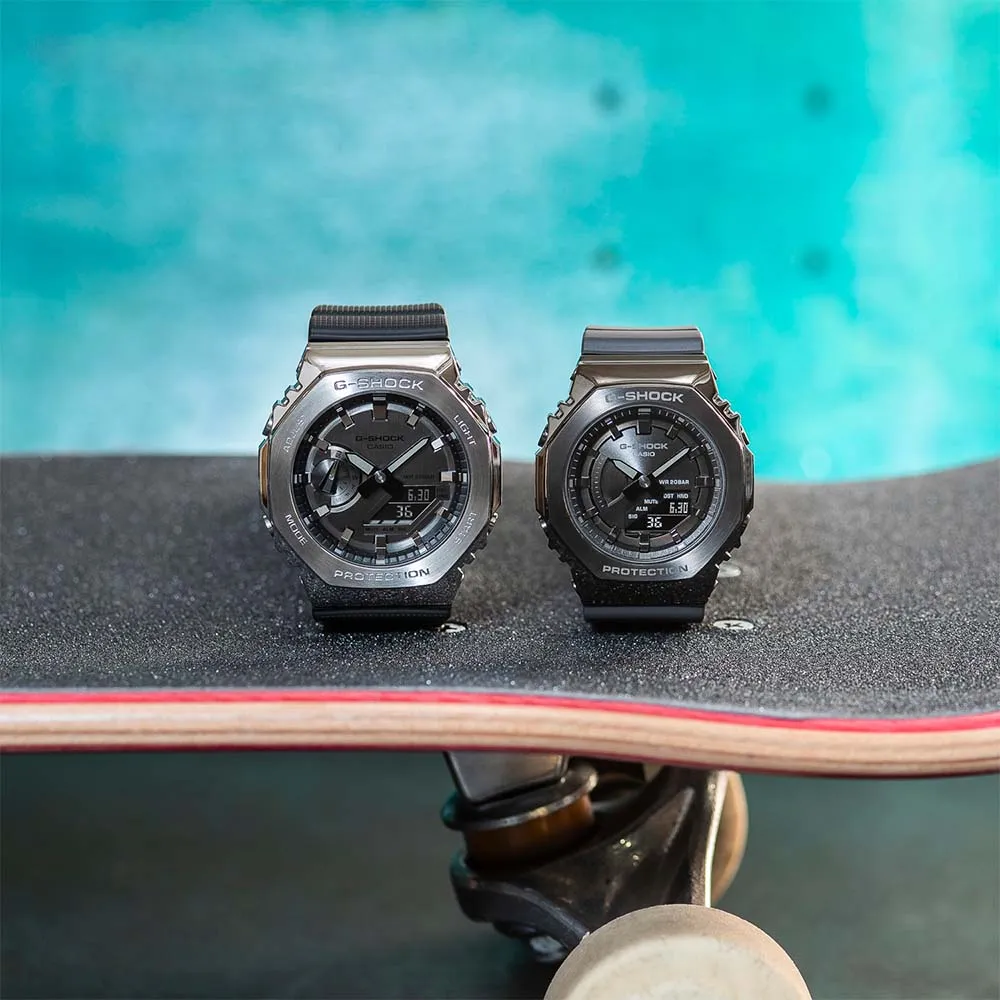 G-Shock Herrenuhren G-Shock GM2100-1A Metallgehäuse Silber 'CasiOak'