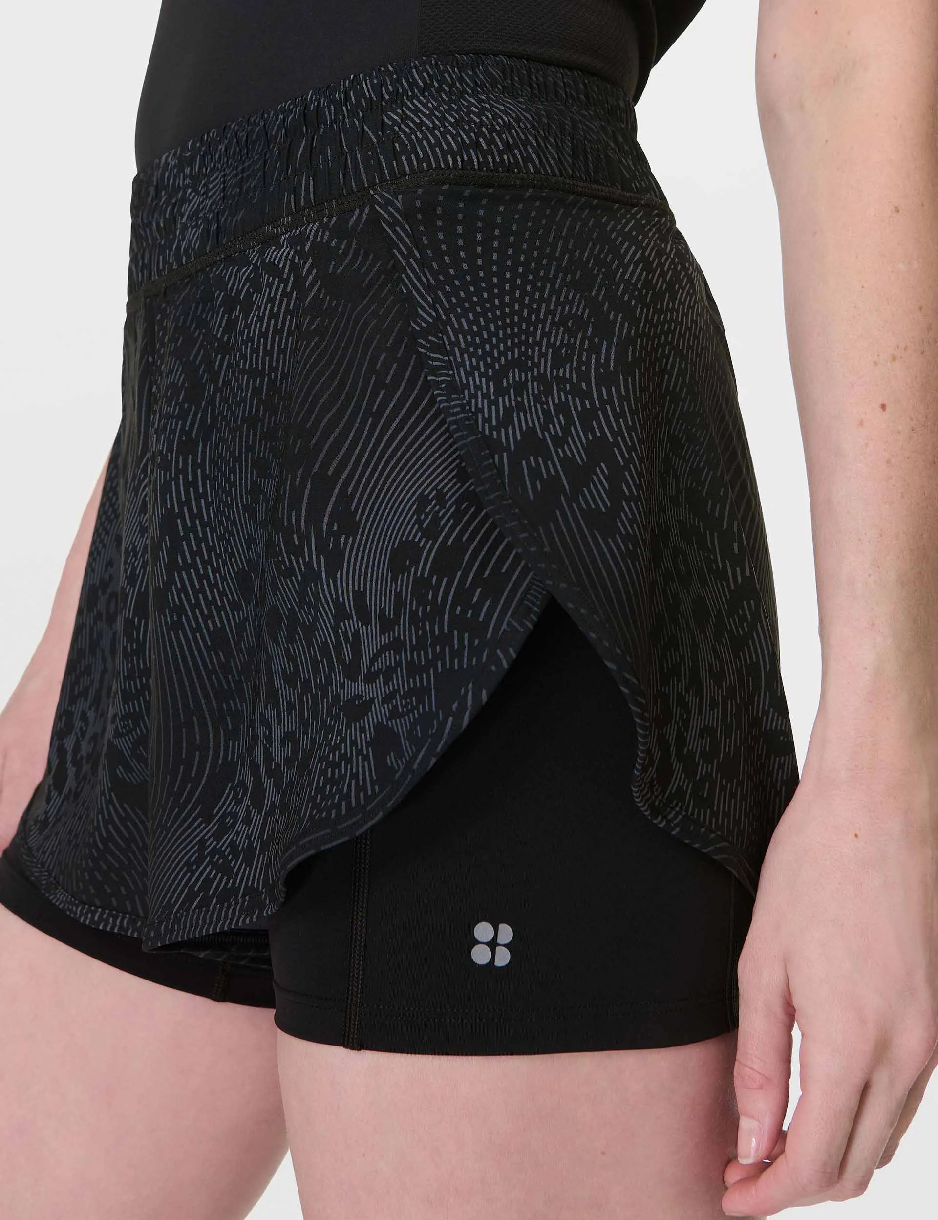 Get Set 2-in-1 Multi-Train Shorts - Grau Hybrid Leopardenmuster