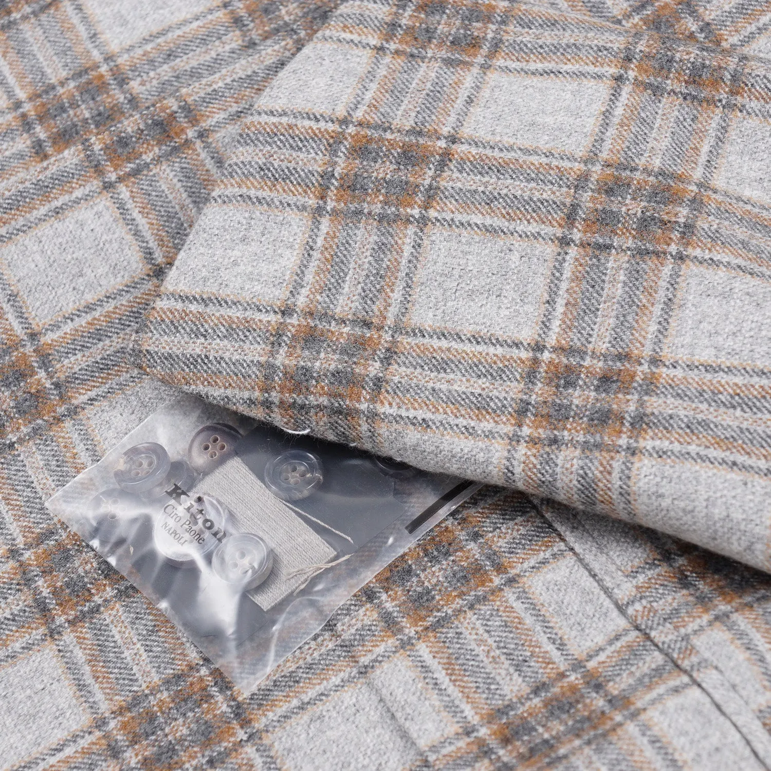 Kiton Geschichteter Karo-Kaschmir Sportmantel Kleidung_Kiton