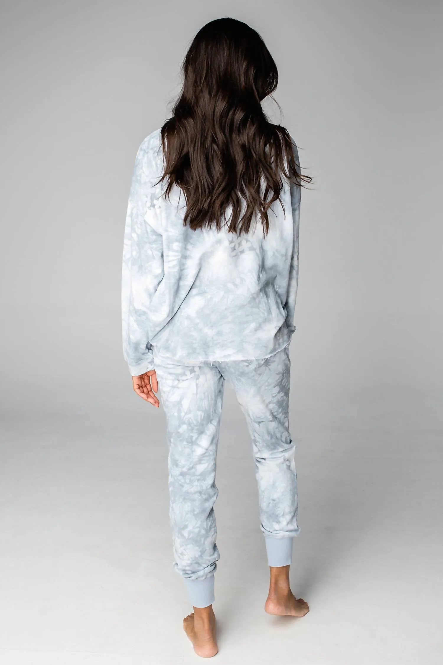 Loungehose In Grauen Wolken