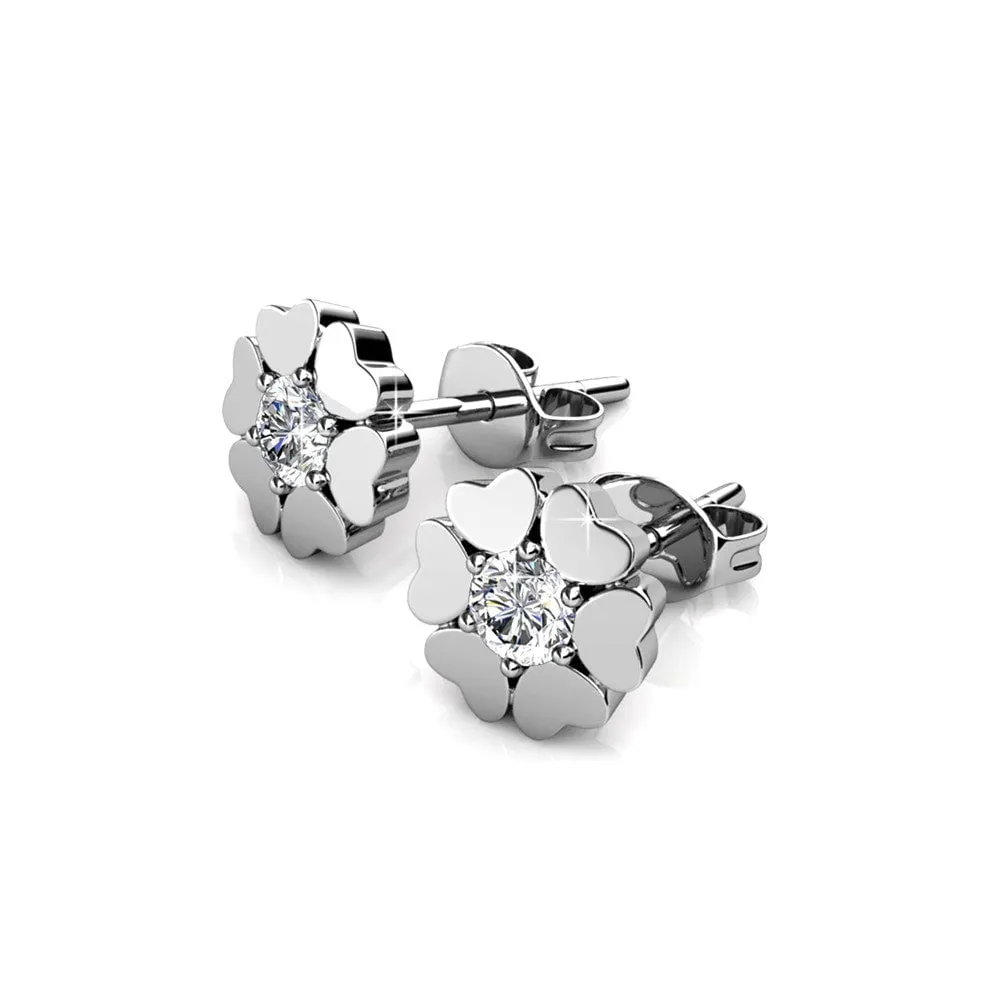 Luxe Swarovski Schmuck Khloe 18k Weißgold Herz Steckerohrringe mit runden Swarovski Kristallen