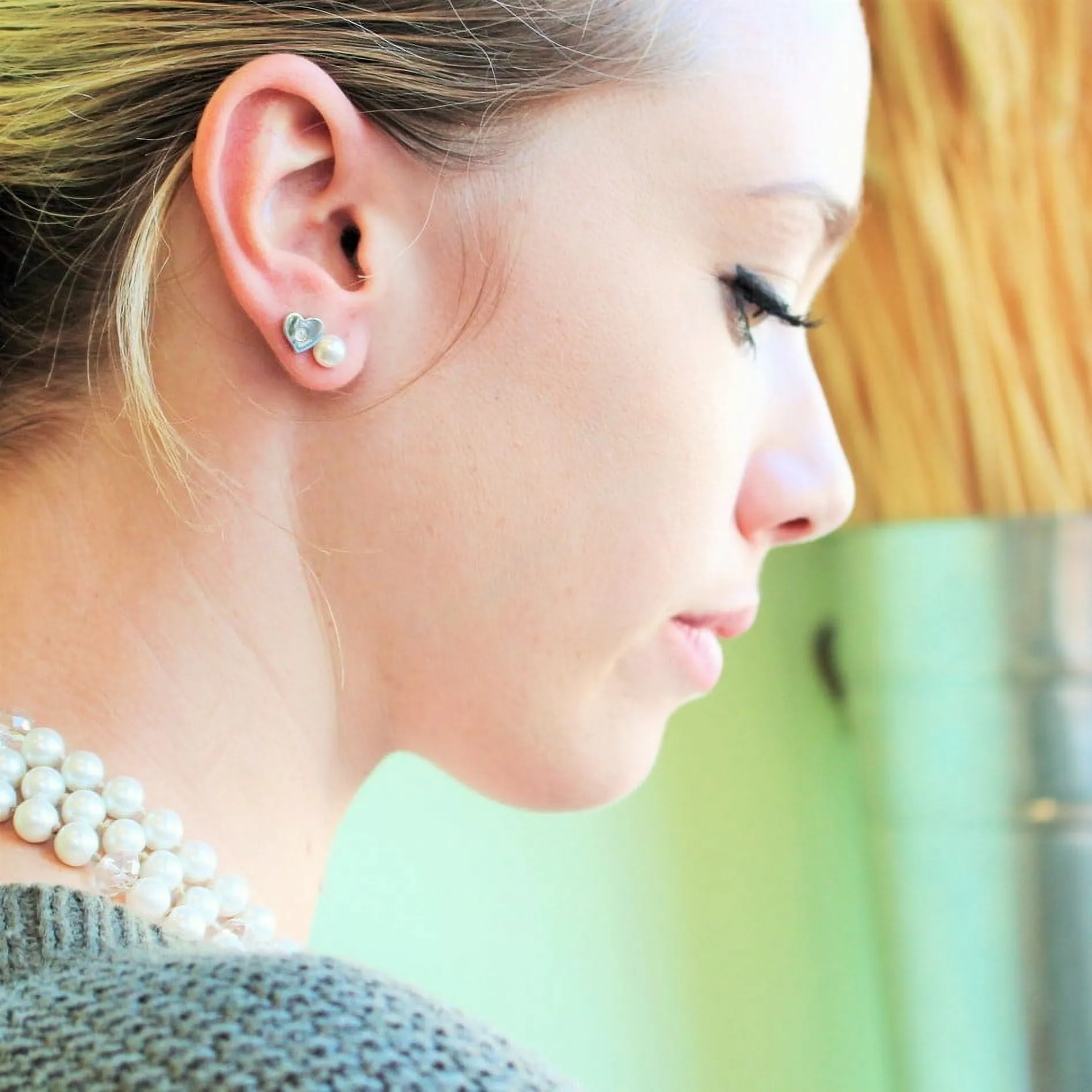 Luxe Swarovski-Schmuck Vanessa Ohrstecker mit Herz aus 18-karätigem Weißgold und Swarovski-Kristallen — Endgültiger Verkauf