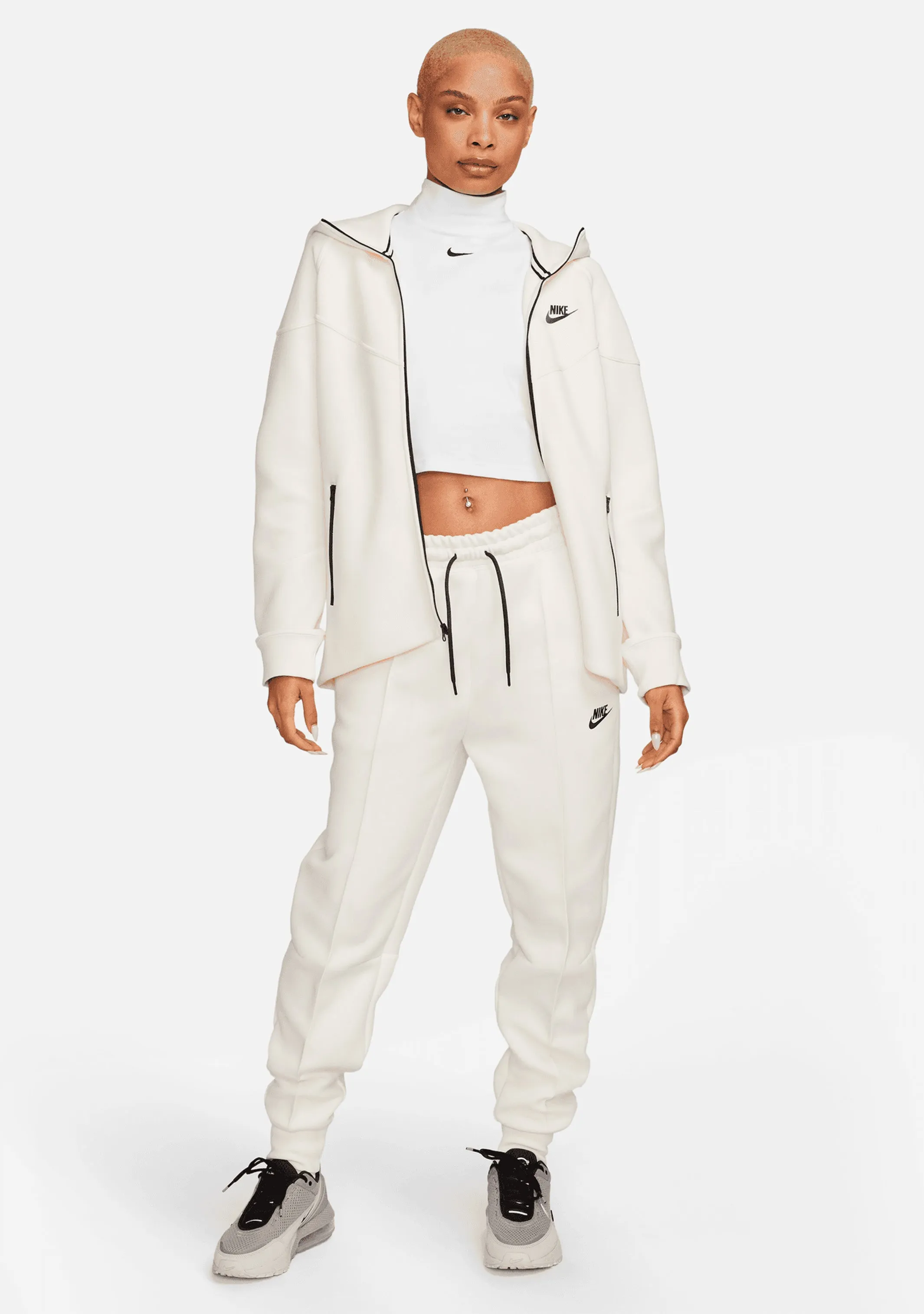 Nike Damen Tech Fleece Windrunner