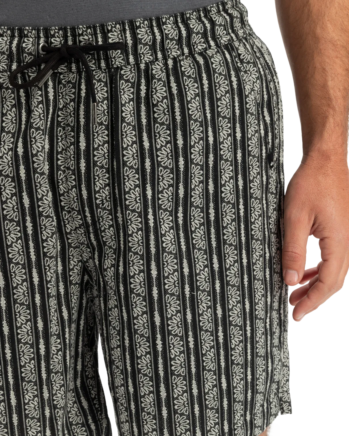 Quiksilver Bekleidung Taxer Jacquard Street Way Shorts in Schwarz Street Way