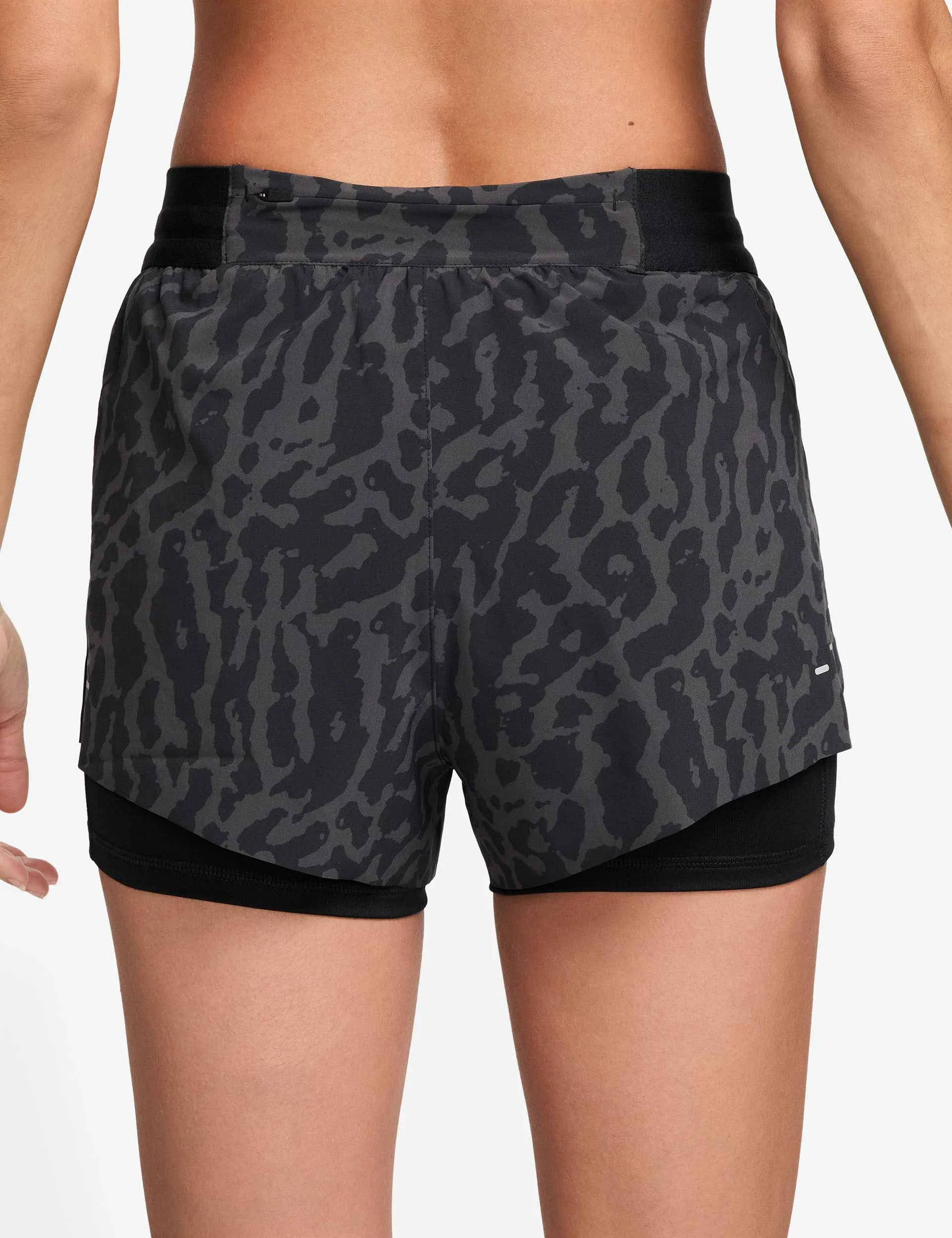 Swift Dri-FIT 2-in-1 Bedruckte Laufshorts - Schwarz/Reflektierendes Silber