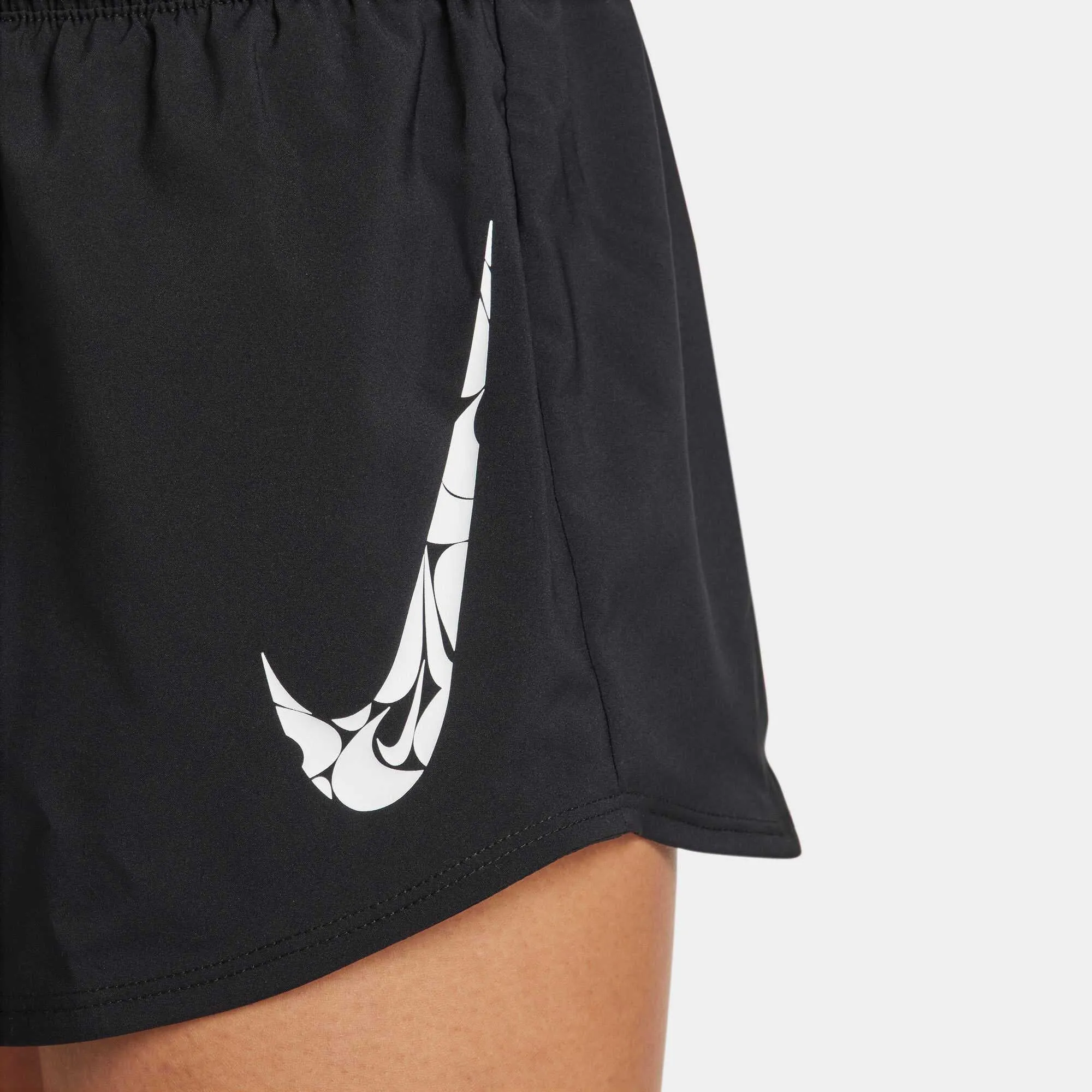 Damen One Swoosh Laufshorts mit mittelhoher Taille und integrierter Slip-Fütterung